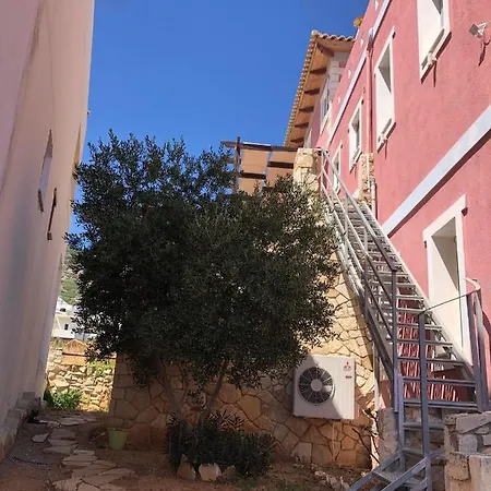 Pink House Apartment Palaiochora Exterior photo