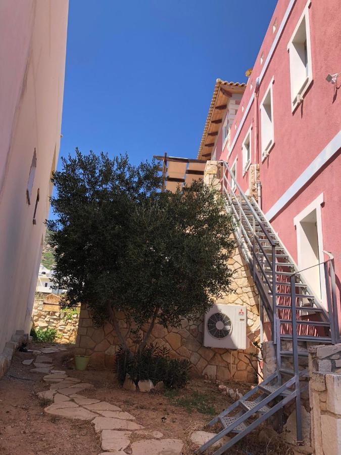 Apartment Pink House
