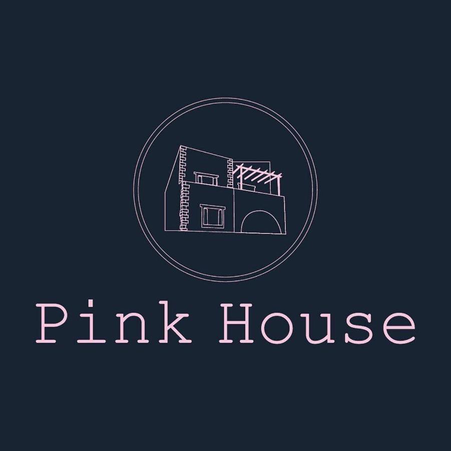 Pink House Apartment *